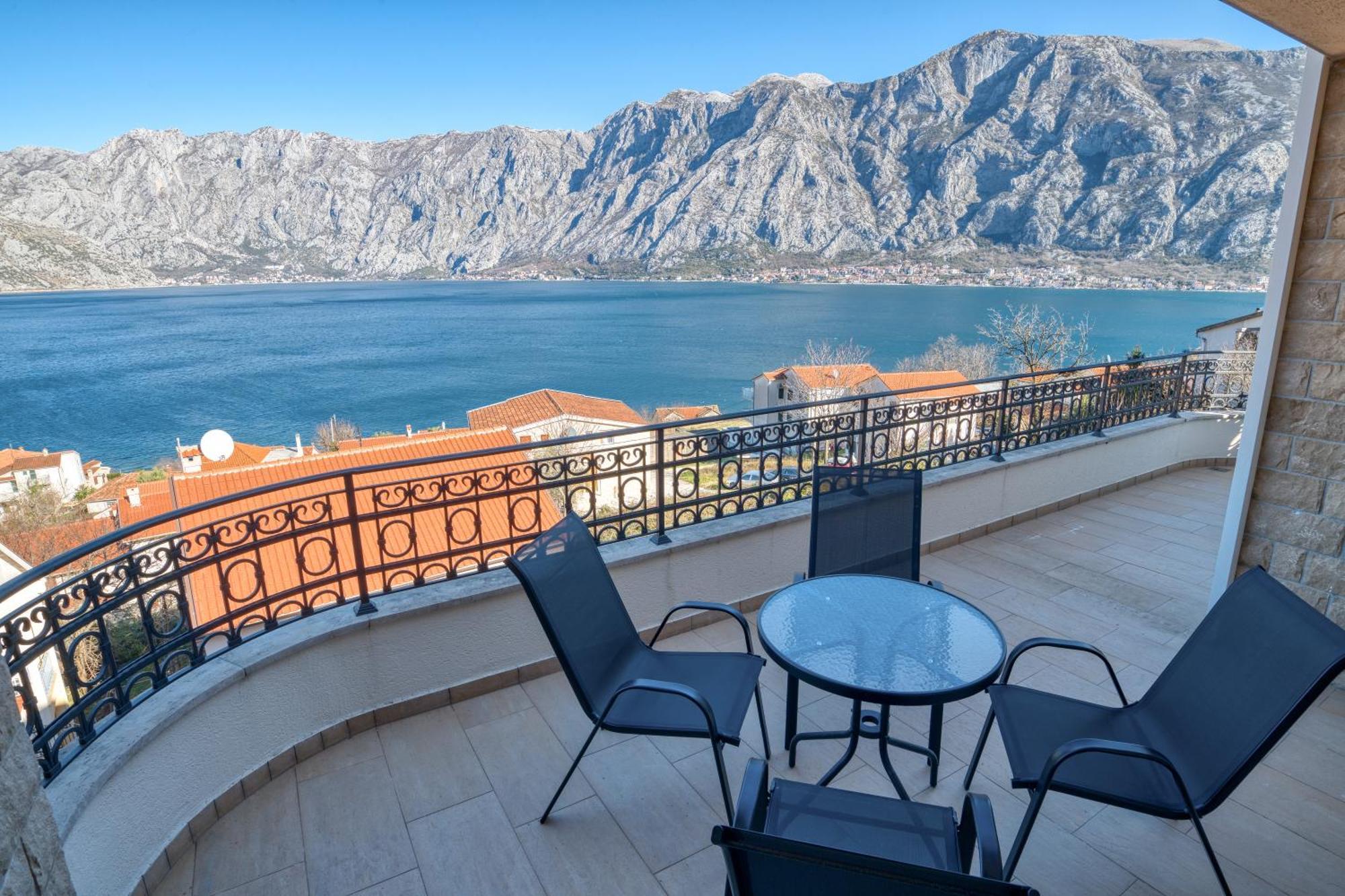 Luxurious 3-Bedroom Apartment By Mn Property Kotor Extérieur photo