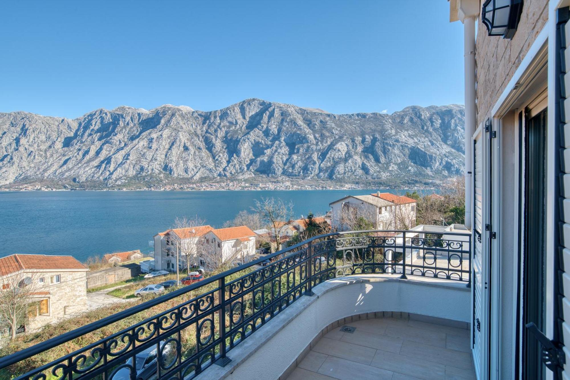 Luxurious 3-Bedroom Apartment By Mn Property Kotor Extérieur photo
