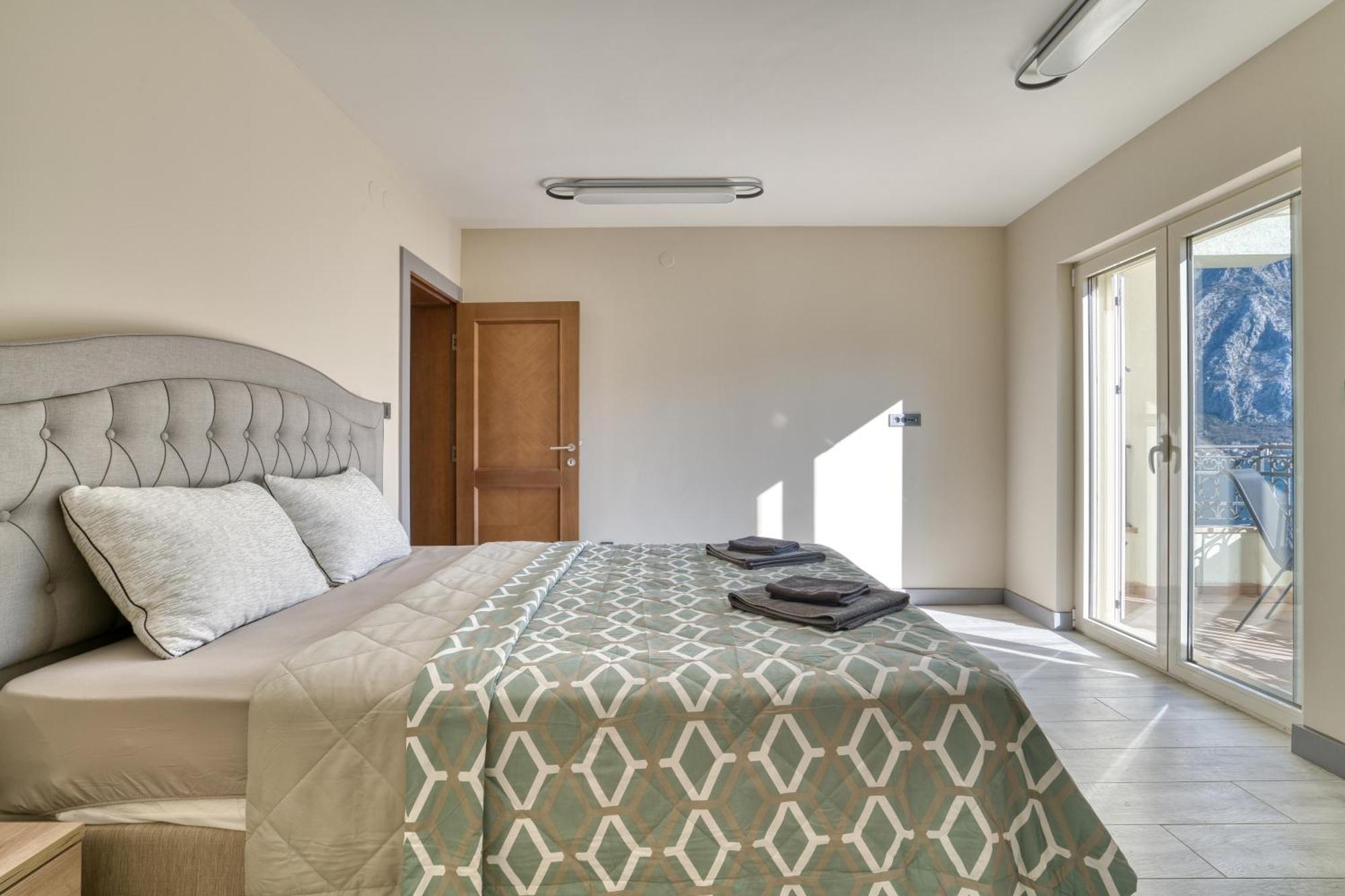 Luxurious 3-Bedroom Apartment By Mn Property Kotor Extérieur photo